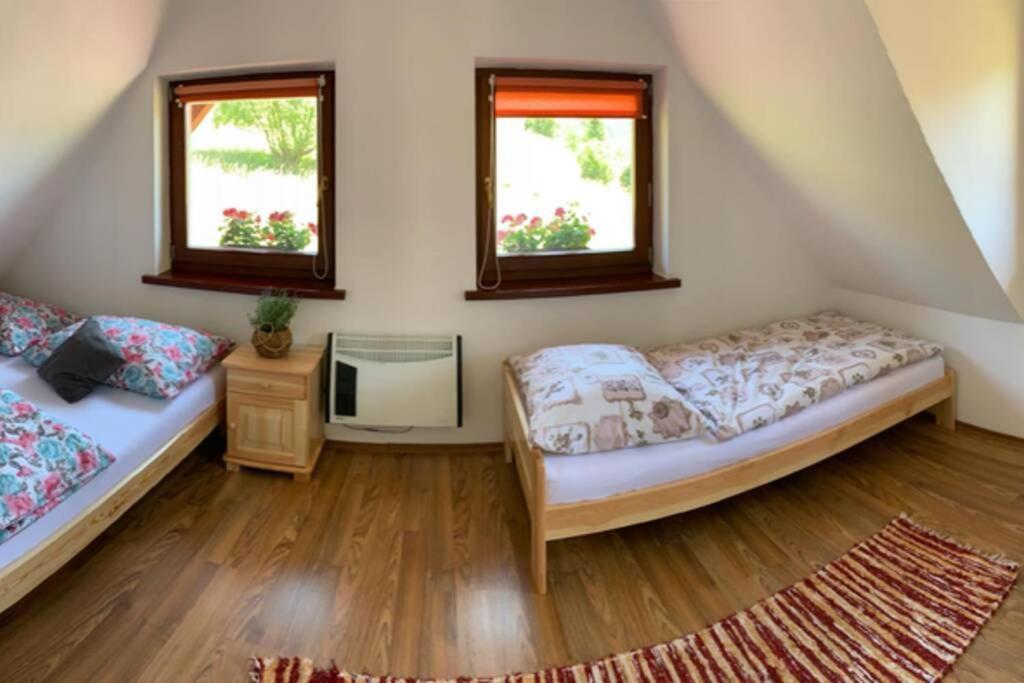 Domcek U Fera Villa ซาซริวา ภายนอก รูปภาพ